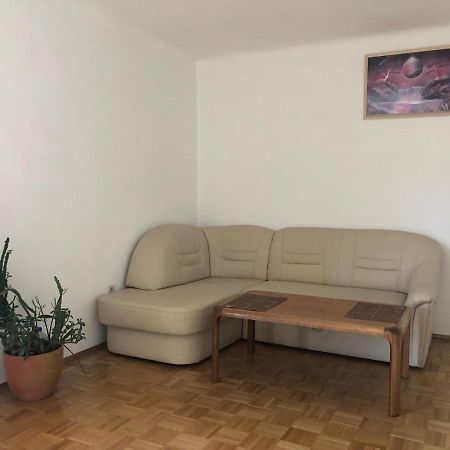 A Private Room In A Shared Apartment Viena Exterior foto